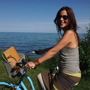 Meet your Posher, Adria